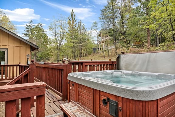 Sea to Ski Retreat - Hot Tub w/ Forest Views - Image 1