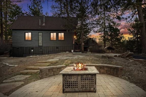 Silver Coyote - Slope views, firepit, golf course - Image 1