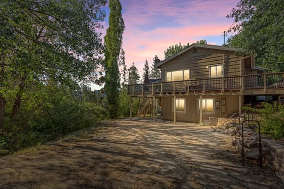 Slope Vista Secluded Escape & Mountain Views - Image 1