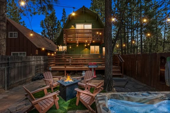 Solheim Lodge | Hot Tub, Fire Pit, EV Charger, Pets - Image 1