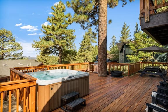 Soul Peak Mountain Cabin w/ Deck & Hot Tub - Image 1