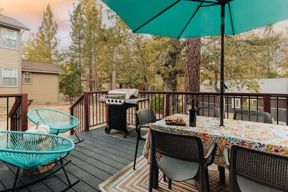 The Reel Deal, Luxury Family Cabin by Alpine Slide - Image 1