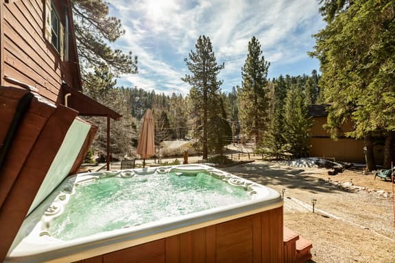 Tree Top Casitas w/ Hot Tub & Walk to the Village - Image 1