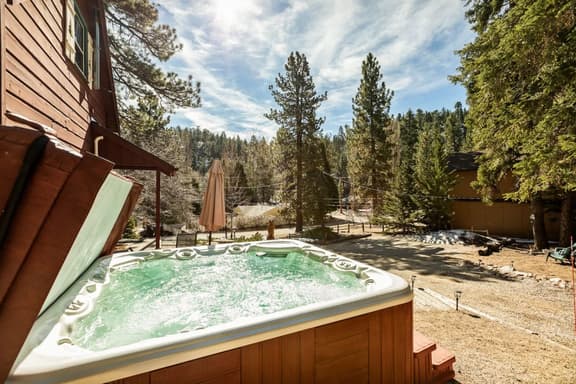 Tree Top Ranch w/ Hot Tub & Walk to the Village - Image 1