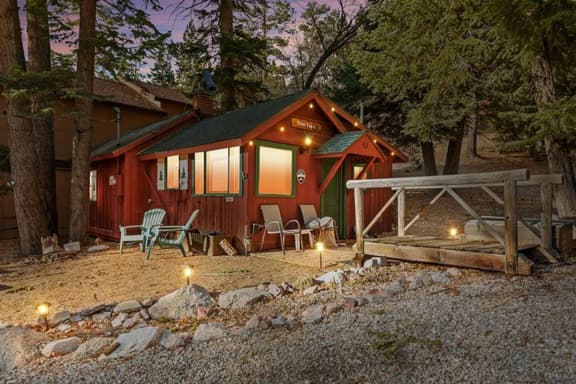 Vintage Annex | Forest Views & Pets - Image 1